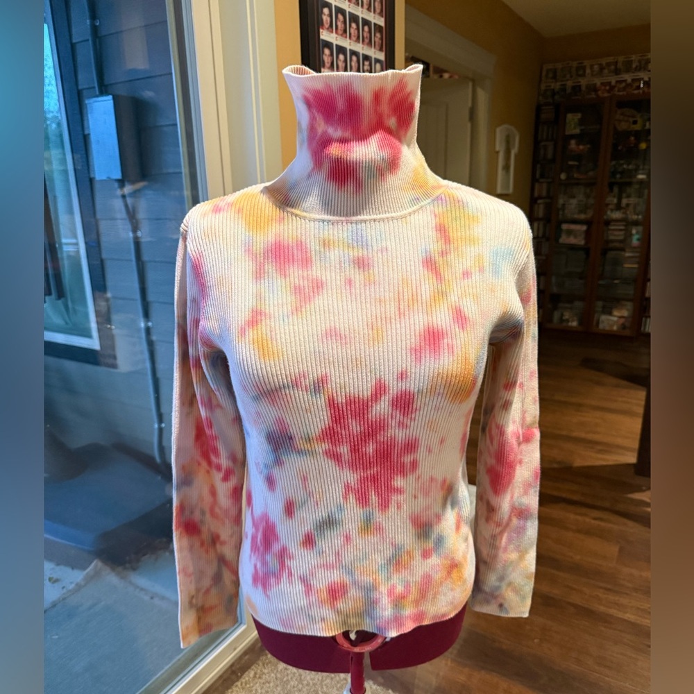 Tie Dyed Ribbed Turtleneck
